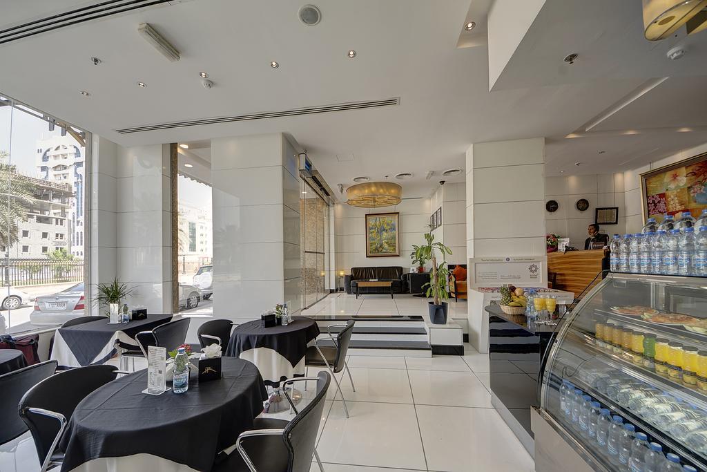 Rayan Hotel Corniche Sardzsa Kültér fotó
