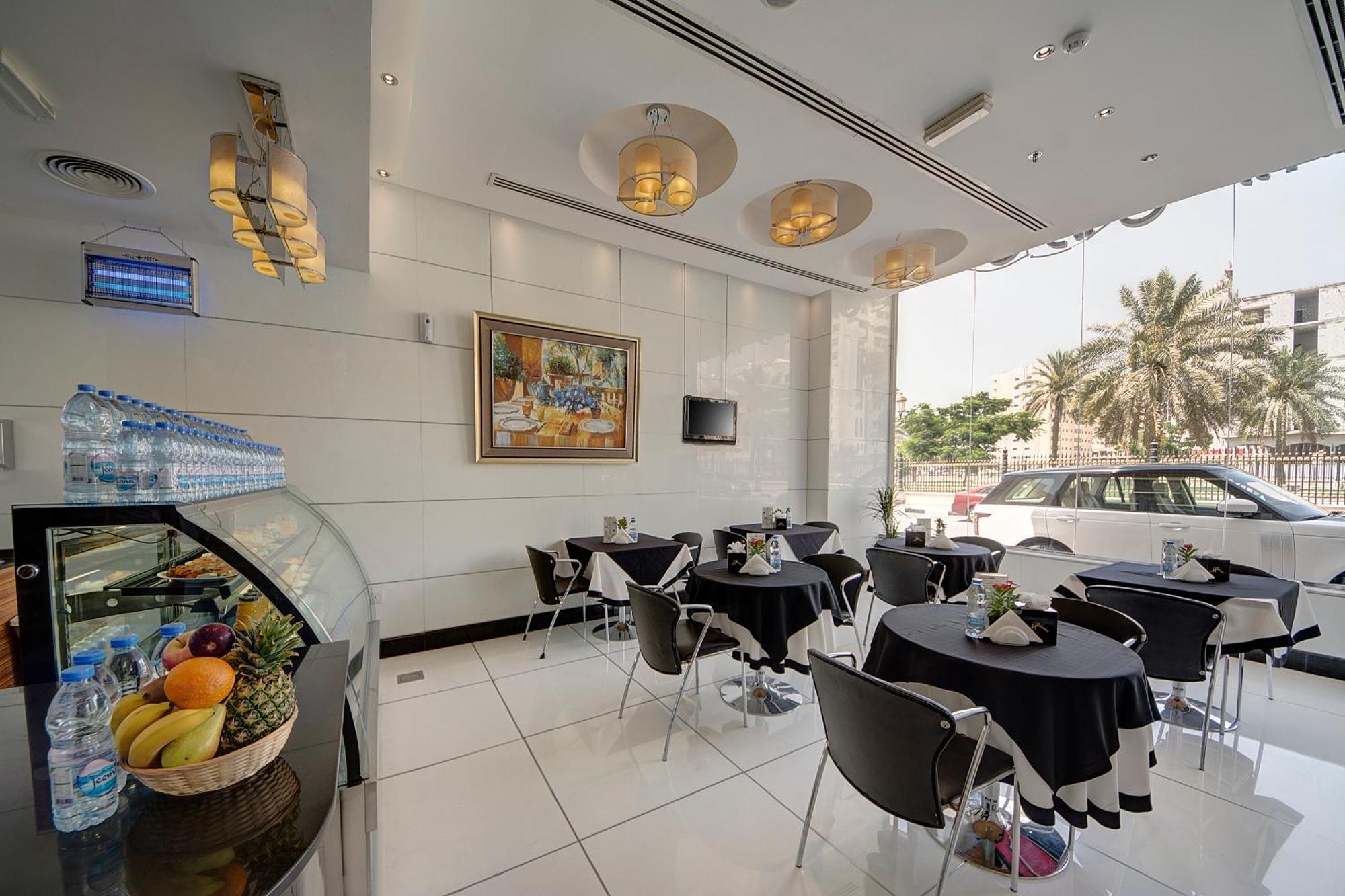 Rayan Hotel Corniche Sardzsa Kültér fotó