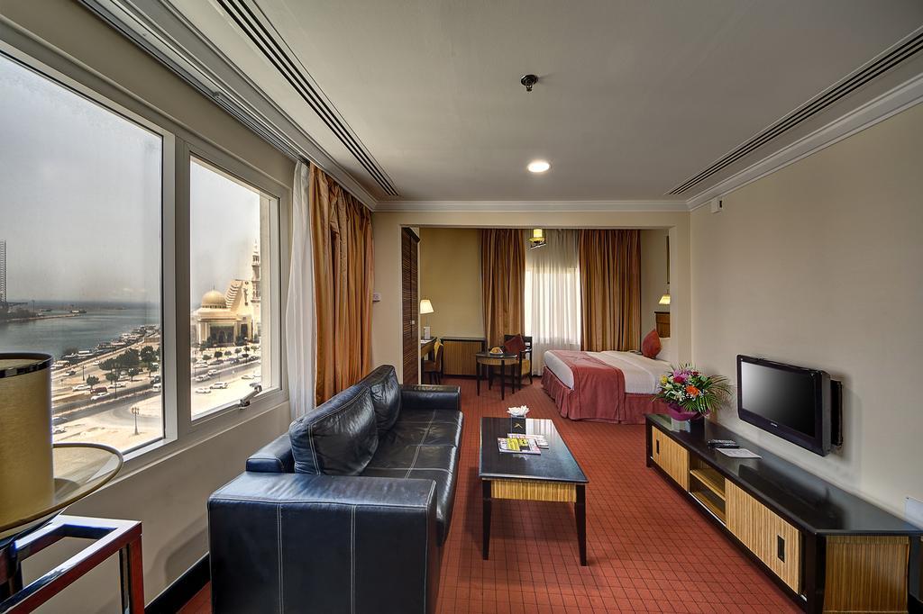 Rayan Hotel Corniche Sardzsa Kültér fotó