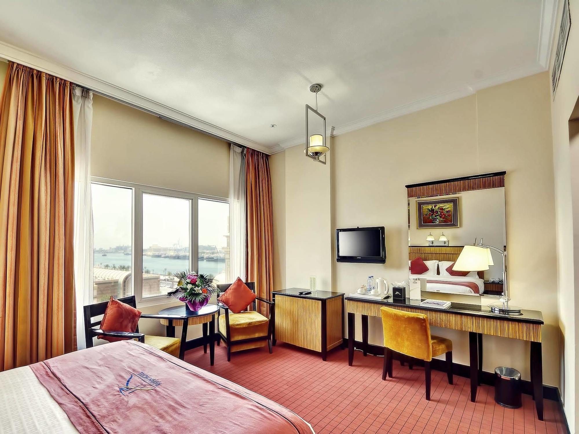 Rayan Hotel Corniche Sardzsa Kültér fotó