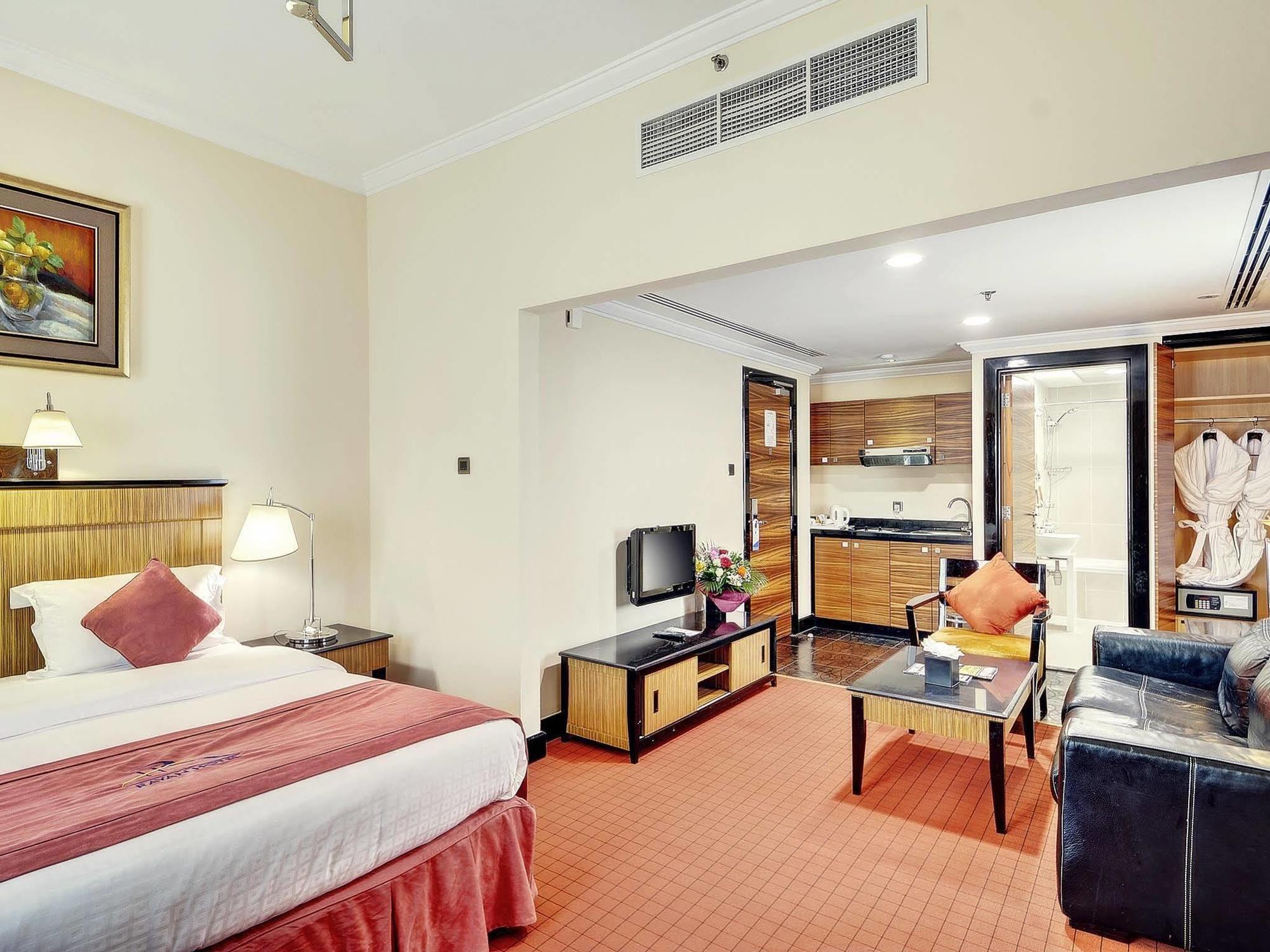 Rayan Hotel Corniche Sardzsa Kültér fotó